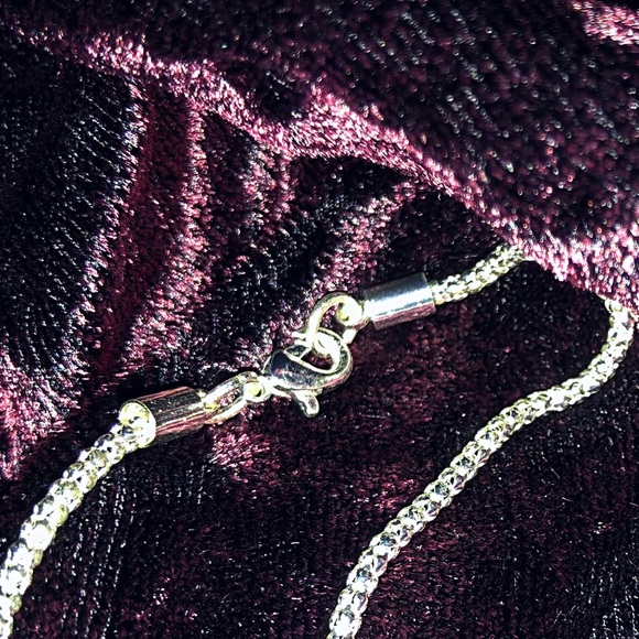 DONATED-Necklace/Brooch-Silvertone alloy Scallop shell - Picture 3 of 3